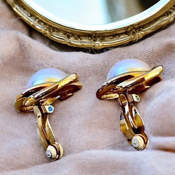 Richelieu LOVE KNOT CLIP Earrrings Vintage 80's Gold-tone Large Pearl - Picture 7 of 9